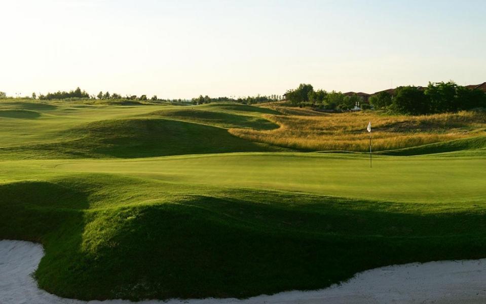 Lighthouse Golf Resort & Spa Apartments Baltsjik Buitenkant foto