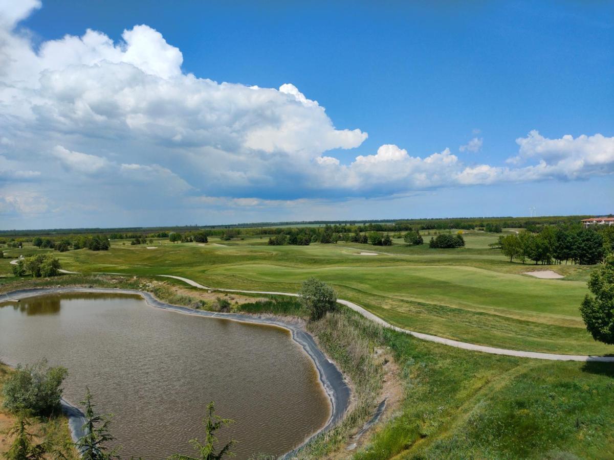 Lighthouse Golf Resort & Spa Apartments Baltsjik Buitenkant foto