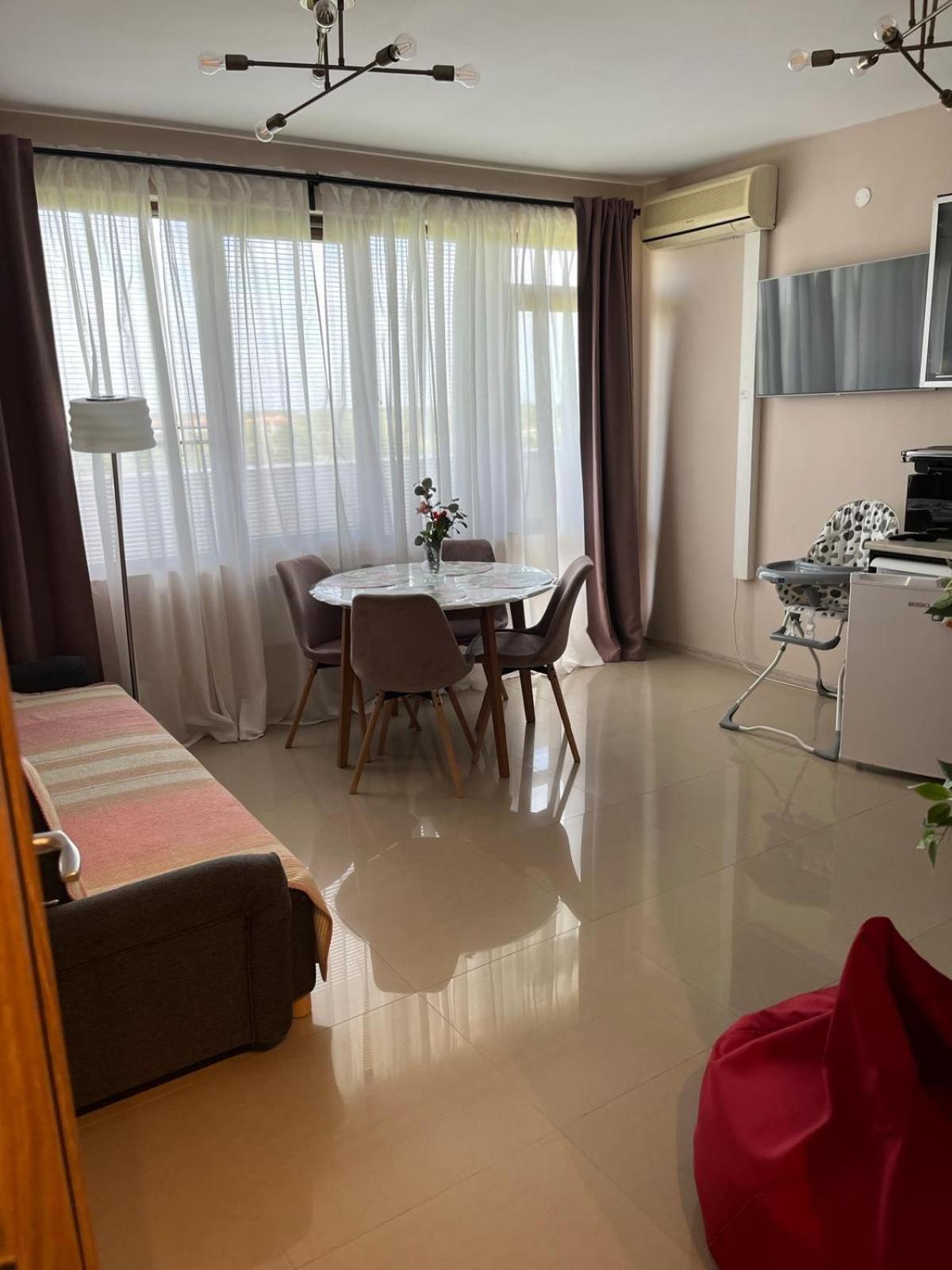 Lighthouse Golf Resort & Spa Apartments Baltsjik Buitenkant foto